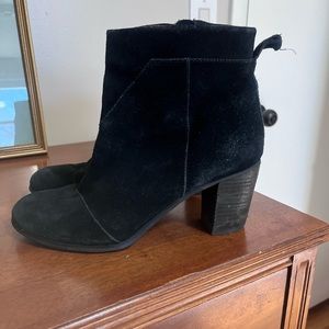 Tom’s heeled booties